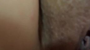 Mi madrastra madura quiere ser una influencer pero se calienta al hacerme un baile