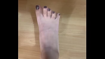 被自己诱惑到了 这丝袜也太薄了