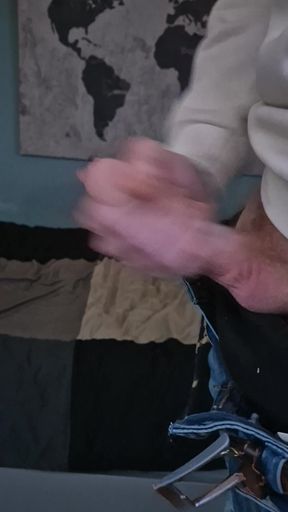 Teen mastubates with cumshot cock