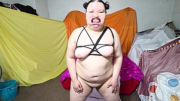 Did you know you can nose fuck? Yes, it's possible! He does it until he cums inside and the semen comes out of my mouth.