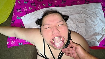 Did you know you can nose fuck? Yes, it's possible! He does it until he cums inside and the semen comes out of my mouth.