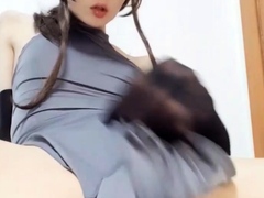 Brunette Tranny jerking in hard dick in solo Webcam