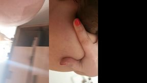 98 tu te souviens du gros gode noir ? le voici dans mon cul