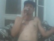 FUMANDO