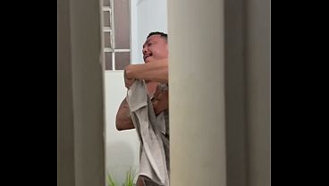 Neg&atilde_o cheio de leite, esvaziou o saco no meu cuzinho&rsquo_