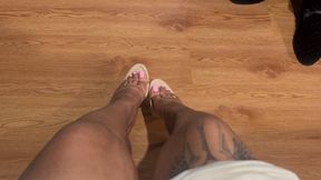 Personal Shopper Worships My Feet