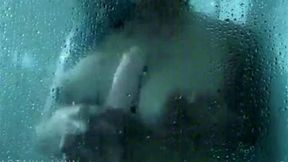 Every curve glistens under the shower’s touch ?✨