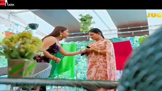 Indian Desi Girl's Hot Dance Off - Bollywood Style