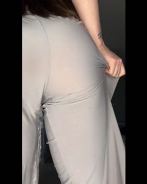 4K pee hold for a powerful pissing
