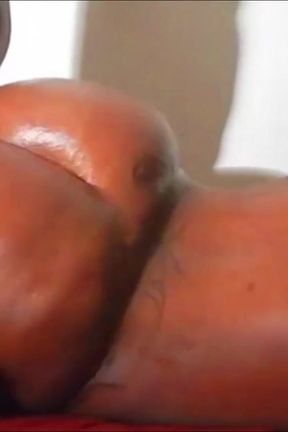 Bubble butt ebony slut getting smashed