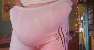 Bulging white show