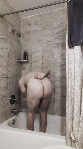 Biggbutt2xl.info Biggbutt2xl Potty and Shower Time October 2025