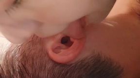 互动风格口交---口活中的各种声音/表情聚齐了--按头深喉/抓头发/吮吸手指/腿夹头/蛋蛋上提/双蛋一起吮吸