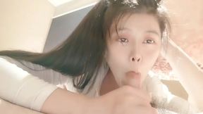 互动风格口交---口活中的各种声音/表情聚齐了--按头深喉/抓头发/吮吸手指/腿夹头/蛋蛋上提/双蛋一起吮吸