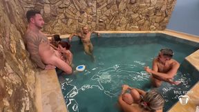 troca de casal e putaria na piscina do motel com a galera de floripa