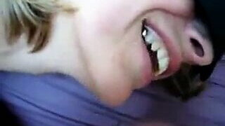 Blowjob, bondage – Olgun karı orospusunun göt deliğinden ağzına kadar penis aldığı BDSM filmi