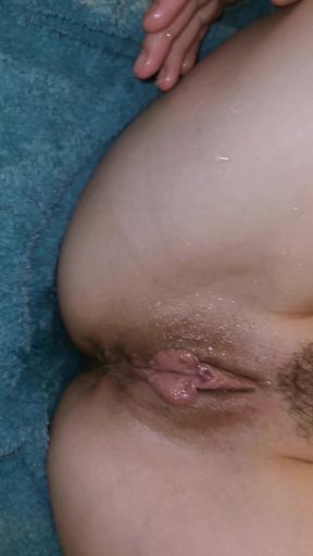 Key moment from "A finger in my ass and I squirt everywhere - toy finger in the ass and piss close-up amateur 4k"