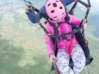 SQUIRTING during the time that PARAGLIDING in 2200 m above the sea ( 7000 feet )