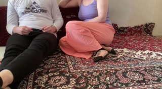 زندایی بهم گفت سینه هام چطورن٫ ماساژ دادم هورنی شدیم