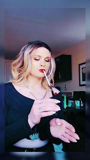Slut Smoking