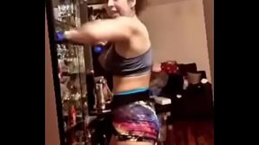 Bigtits influencer exercising