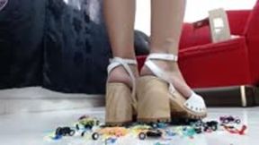 Crushing and test Destruction levels of my sandals vs cars