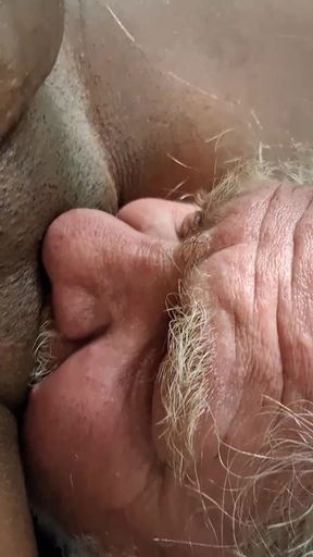 10 Minutes of Face Brings 8 Minutes of Cum
