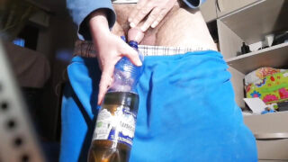 Trans europea amatoriale e pelosa che si fa inculare da un enorme cazzo pulsante