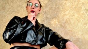 Leather & Smoke Fantasy – Intense Smoking Tease