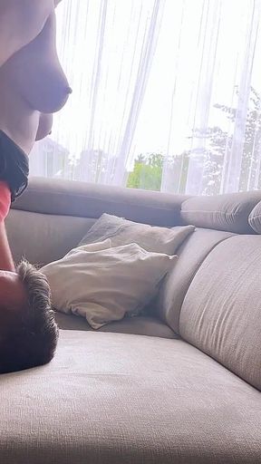 Amateur Wife Face Sitting and Rough Fucking Husbands Face