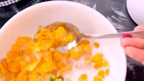 Giantess Samira enjoys her breakfast and eats her tiny in the