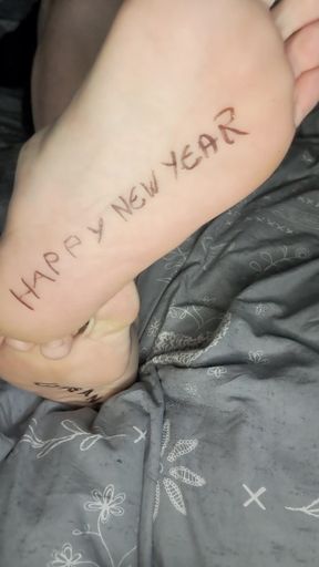 I Show My Feet and Masturbate for the New Year