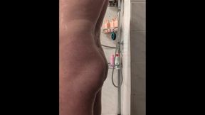 Morning routine in the shower