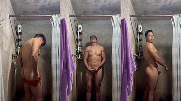 Baño latino totalmente desnudo