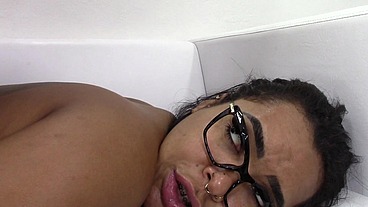 Jogando óleo numa bunda grande enorme depois enfie minha piroca toda nela !!!!!!