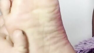 ignore you while you worship my soles foot and toes