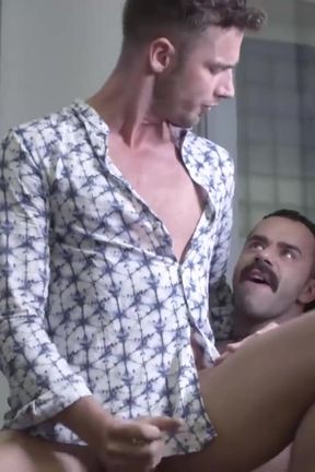 MASQULIN - Muscular Teddy Torres barebacks hunky Damon Heart