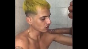 Big Cock Grind: Well–Built Stud Puts On A Thick Interracial Show