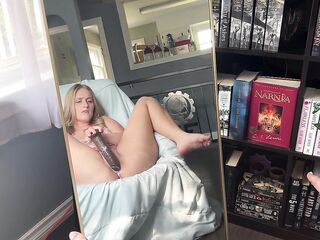 Golden-haired Nerdy Nympho cumming all over her BBC