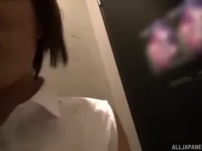 Sawamura Nagisa's Short Hair Shines As She Sucks Cock In Public Toilet