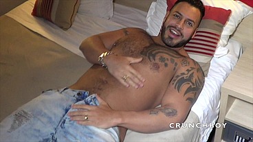il se fait masacrer le cul par la pornstar viktor ROM