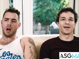 Straight Dicks Invite Neighbor to Finish 'em Off in Circle Jerk