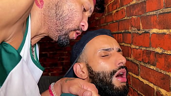 TORCEDORES PALMEIRENSES E UMA BOA SURUBA, MACHOS DOTADOS E INSACIAVEIS, VEM GOZAR.