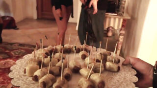 Gangbang, dvojitá penetrace &#8211; BDSM fetiš video s Jodi Taylor, Nikki Hunter, Melody Jordan, Maiou Davis a Alice Frost, jak se Filthy Rich, Evan Stone a Ike Diezel análně šukají