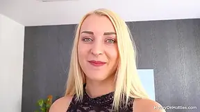 Blondie With Amaris With Heavy On Hotties