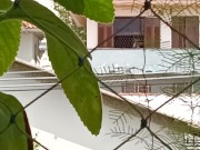 Gozando em público da varanda pra minha vizinha ver o tanto de porra que ela vai levar na bunda