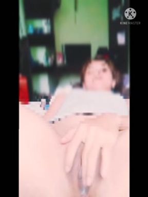 Pinay Masturbate squirting very nice pussy