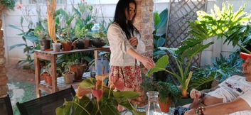 Outdoor fun with my neighbours cuckold wife