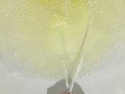 desesperado pissing largo y placentero, sonido original,primer plano