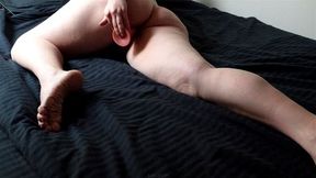 Enjoy my curves and stroke it just right <3